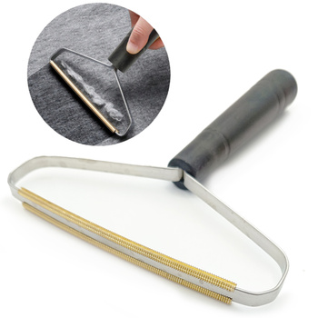 Kartáč, hřeben, váleček, holicí strojek na odstranění chlupů a chloupků