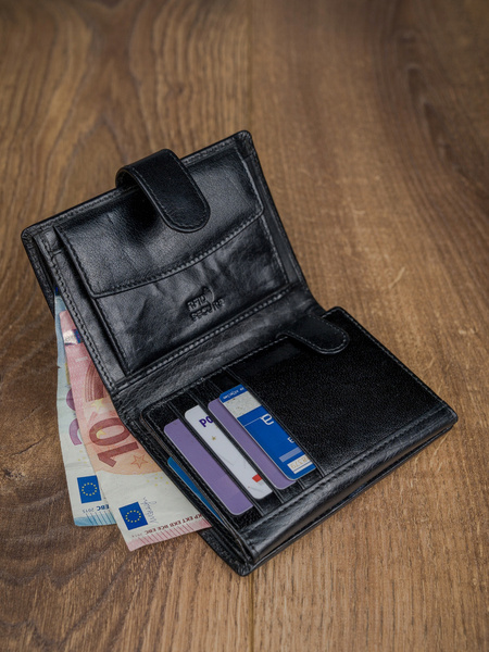 Kožená peněženka na karty s elegantním prošíváním