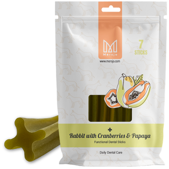 Dentální pamlsek pro psy Mersjo Dental Sticks - Králík Papája & Brusinka (7 tyčinek)